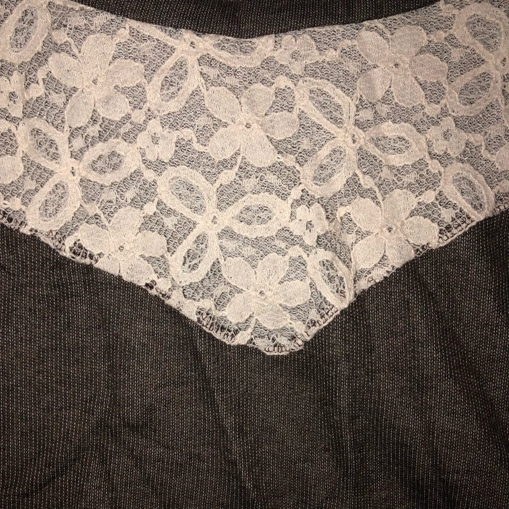 Beautiful top - Picture 4 of 7